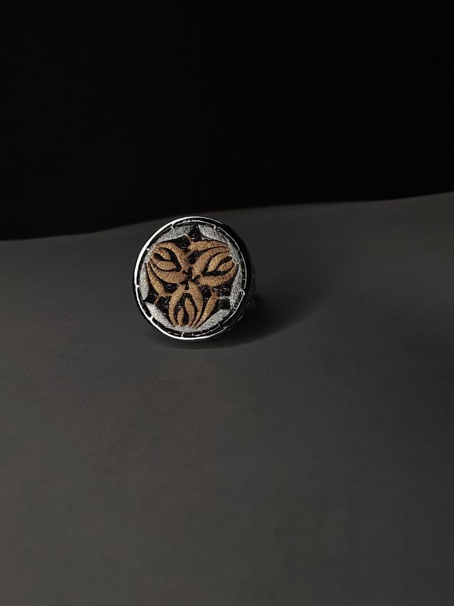 Floral ring with rose